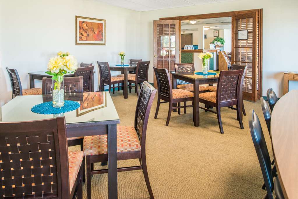 Sunset Inn & Suites Lincoln Konforlar fotoğraf